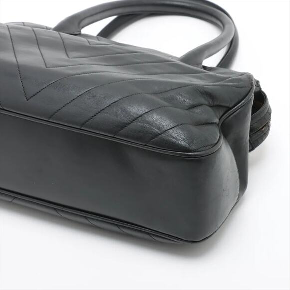 Chanel V Stitch Lambskin Handbag 1960255 - Picture 3 of 14